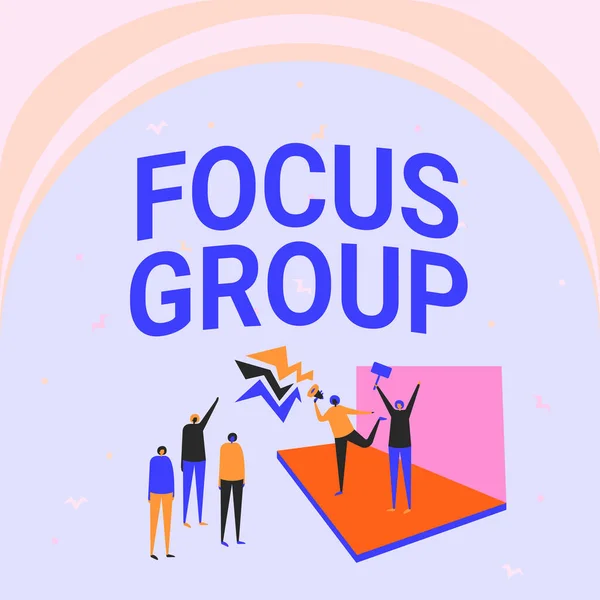Text med Focus Group. Affärsidé består av omsorgsfullt utvalda deltagare för att ge feedback Illustration av par på scen att tillkännage till den lilla folkmassan. — Stockfoto