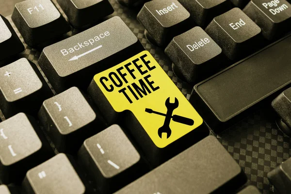 Écriture affichant le texte Coffee Time. Approche commerciale une période choisie où une tasse de café est servi et bu Résumé Créer des emplois de transcription en ligne, Taper des descriptions de site Web — Photo