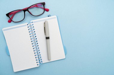 Gösterişli Okul Malzemeleri, Parlak Öğretim Öğrenim Koleksiyonları, Yaratıcı Yazma Aletleri, Eğitim Şeyleri, Karışık Öğrenci Eşyaları Kağıt Kalem Defteri Yapışkan Notlar