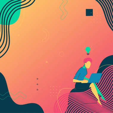 Dizüstü bilgisayarlı bir kadın yeni fikirleriyle evden işe girişiyor. Yeni Fikirler Yazmakla meşgul Kız Bilgisayarda Beyin Fırtınası