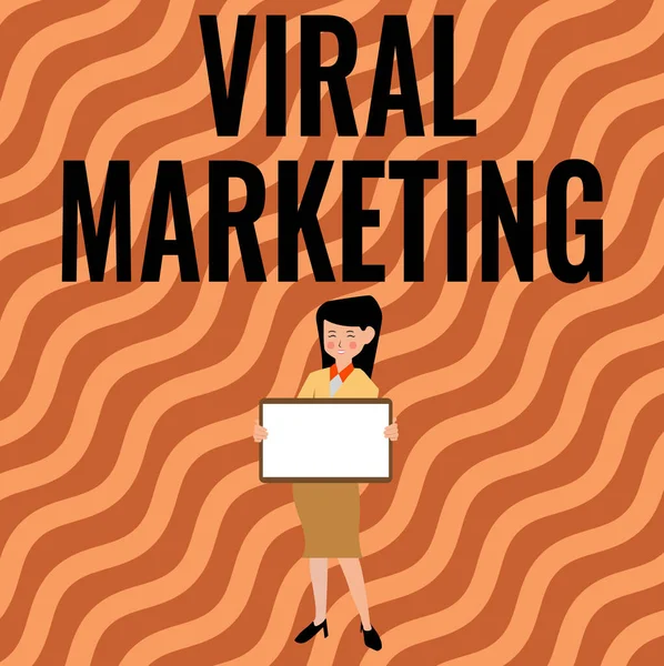 Texte d'inspiration Viral Marketing. Mot pour diffuser des informations et des opinions sur un produit Belle dame debout Holding Whiteboard Présentation d'une nouvelle annonce. — Photo