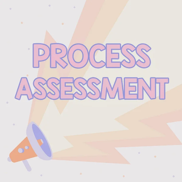 Conceptual caption Process Assessment. Concepto que significa examen disciplinado de la acción por una organización Megáfono Dibujo Con Sonido de Onda de Rayo Hacer Anuncio Fuerte. —  Fotos de Stock