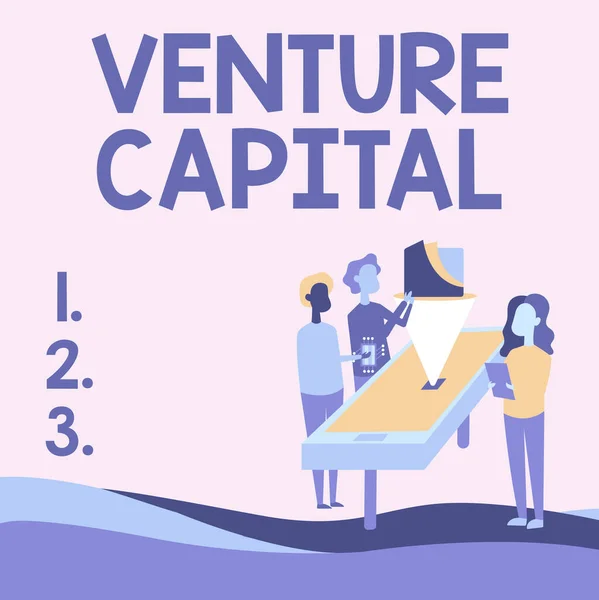 Χέρι εγγράφως σημάδι Venture Capital. Επιχειρηματική προσέγγιση διαθέσιμη για επενδύσεις στο στοιχείο ιδιοκτησίας νέων συναδέλφων που σχεδιάζουν δίπλα στον πίνακα διαγραμμάτων προβολής. — Φωτογραφία Αρχείου