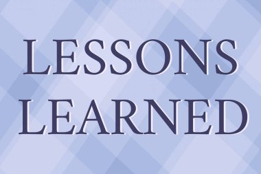 Metin Gösterme Dersleri Yazılıyor. Etkinlik Çizgisi Resmedilmiş Arkaplan Değişik Şekiller ve Renklerle Anlamlı Deneyimler.