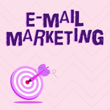 E- posta pazarlamasını gösteren metin işareti. İnternet Konsepti Bir grup e- posta kullanan bir gruba ticari mesaj gönderme Sunum Hedefi Vurma Konsepti, Soyut Duyurma Hedefi,