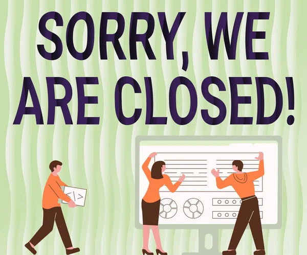Texto título presentando Sorry, We Are Closed. Enfoque empresarial disculpas por cerrar el negocio por tiempo específico Colegas Dibujo Standing Beside Table Proyección Gráfico — Foto de Stock