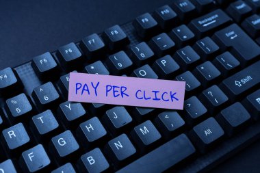 Tıklama başına öde kavramsal görüntüsü. İş fikri İnternet Reklam Modeli Arama Motoru Pazarlama Stratejisi Hastane Kayıtları ve Raporları Yazma Yeni Ebook Okuma Programı