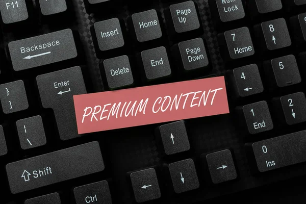 Podepsat zobrazení Premium Content. Slovo napsané na vyšší kvalitě nebo více žádoucí než volný obsah Naplánování, opakování a ladění programových řetězcových kódů — Stock fotografie