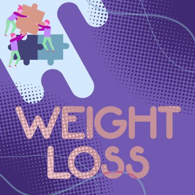 İlham işareti gösteriyor. Kavramsal fotoğraf ekibi bulmacayı çözmek için birbirlerine yardım eden yapboz parçaları tutuyor..