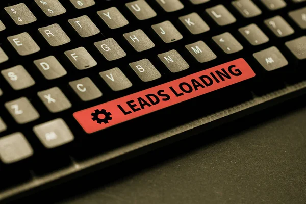 Legenda do texto apresentando Leads Loading. Abordagem de negócios Iniciar o cliente considera com o processo de geração Digitar Descrições e Palavras-chave de Imagem, Entrando em Novo Site na Internet — Fotografia de Stock