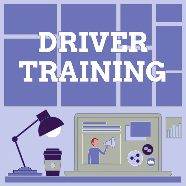 Segno di scrittura a mano Driver Training. L'approccio commerciale prepara un nuovo driver per ottenere un driver s è licenza Laptop On A Table Accanto a tazza di caffè e lampada da scrivania che mostra il processo di lavoro. — Foto Stock