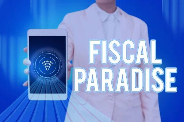 Didascalia del testo che presenta il Paradiso Fiscale. Panoramica aziendale Lo spreco di denaro pubblico è un grande argomento di preoccupazione Lady Pressing Screen Of Mobile Phone Mostrando la tecnologia futuristica — Foto Stock