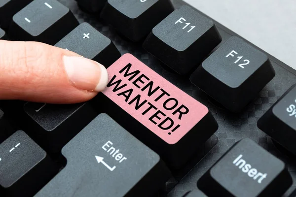 Text s nápisem Mentor Wanted. Obchodní přístup najít někoho, kdo může řídit sám dosáhnout úspěchu psaní on-line třídy Review Notes, Abstraktní opakování titulky skladby — Stock fotografie