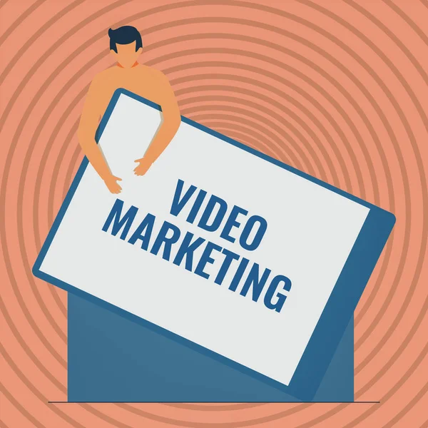 Ispirazione mostrando segno Video Marketing. Business concept utilizzando video per promuovere e commercializzare il vostro prodotto o servizio Gentleman Drawing Holding A Huge Blank Appunti. — Foto Stock