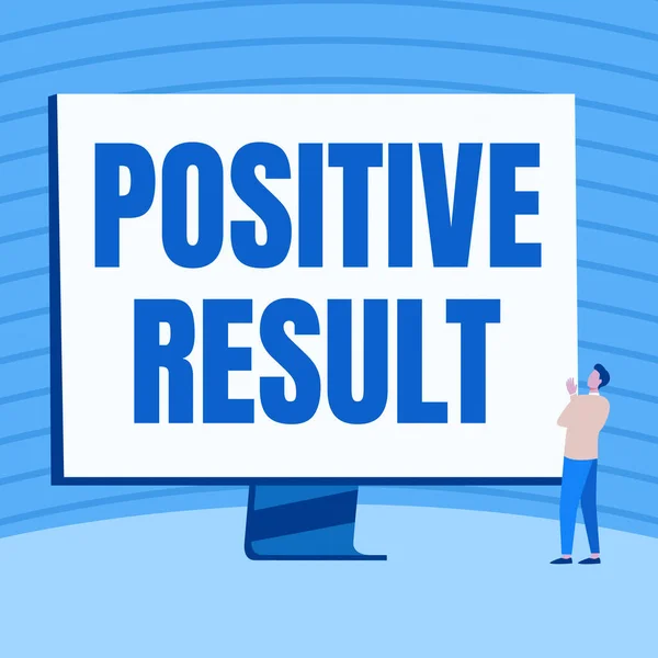 Text tecken som visar positivt resultat. Business idea shows that a person has the disease, condition, or biomarker Man Standing Drawing Looking At Large Monitor Display Visar nyheter. — Stockfoto