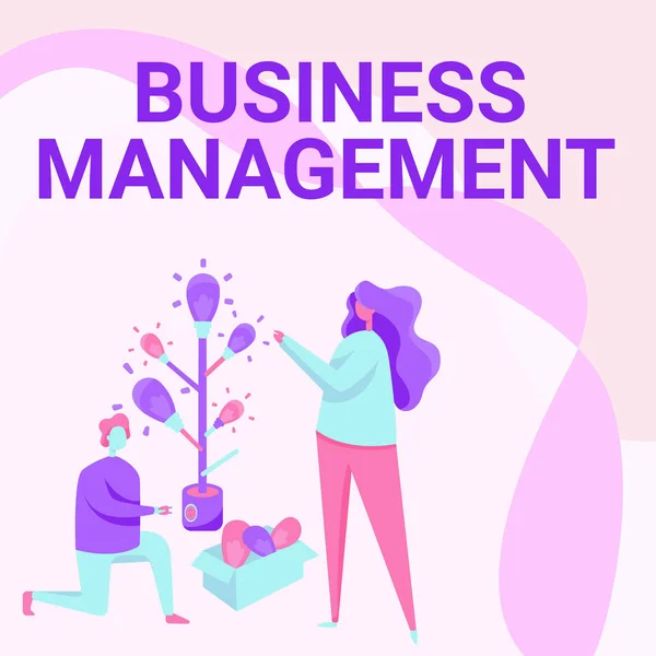 Έμπνευση δείχνει σημάδι Business Management. Internet Concept πράξη της οργάνωσης για την επίτευξη των στόχων Άνδρας και γυναίκα Σχέδιο στέκεται γονατιστός Συγκέντρωση Λαμπτήρας Δέντρο. — Φωτογραφία Αρχείου