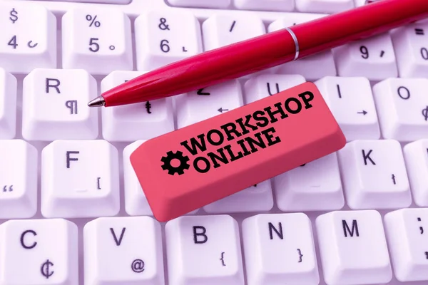 Escrita exibindo texto Workshop Online. Palavra para curso disponibilizado, plataforma digital para fornecer conhecimento Conectando-se com amigos on-line, fazendo aquisições na Internet — Fotografia de Stock