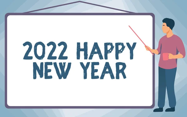 Escribiendo mostrando texto 2022 Feliz Año Nuevo. Palabra escrita en la celebración del comienzo del año calendario 2022 Instructor de la escuela Dibujo Señalando Pizarra Pizarra Mientras sostiene la Copa. — Foto de Stock