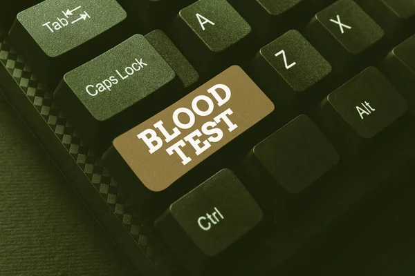 Bildunterschrift: Bluttest. Geschäftsübersicht Extrahierte Blutprobe aus einem Organismus zur Durchführung einer Laboranalyse Schreiben Online Research Textanalyse, Transkribieren aufgezeichneter Voice-E-Mails — Stockfoto