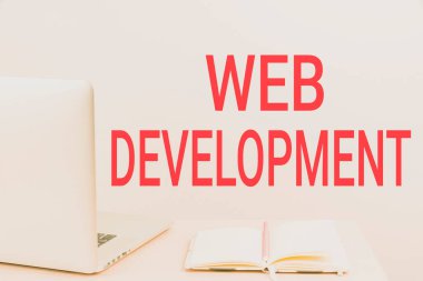Kavramsal başlık Web Geliştirme. Intranet Tidy Çalışma Alanı Ayarları, Yazı Masası Araçları, Akıllı Ofis aracılığıyla sunucu için web siteleri geliştirme ile ilgili iş konsepti