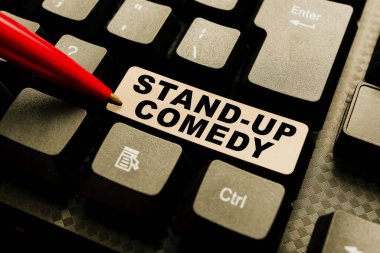 Kavramsal stand up komedisi. İş yaklaşımı bir komedyenin komik hikayeler okuduğu soyut İyi bir Restoran İncelemesi Yazdığı, Çevrimiçi Yemek Siparişi verdiği bir komedi tarzı.