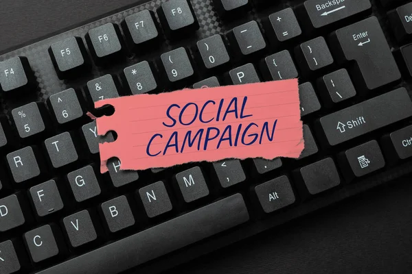 Textschild mit dem Slogan "Social Campaign". Business Showcase nutzt Social-Media-Plattform, um Markenbekanntheit zu verbessern Abstract Typing Produktdokumentation, Erstellung eines brandneuen Buches — Stockfoto