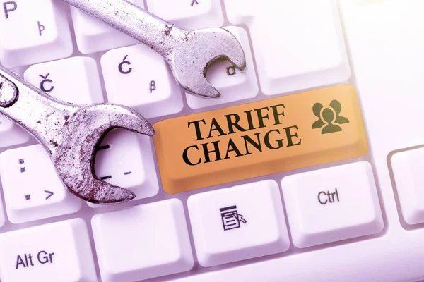 Sinal de texto mostrando Tariff Change. Conceito significado Alteração da Importação Impostos de exportação para bens e serviços Escrita Tópicos Online Interessantes, Escritório de Digitação Anúncio Mensagens — Fotografia de Stock