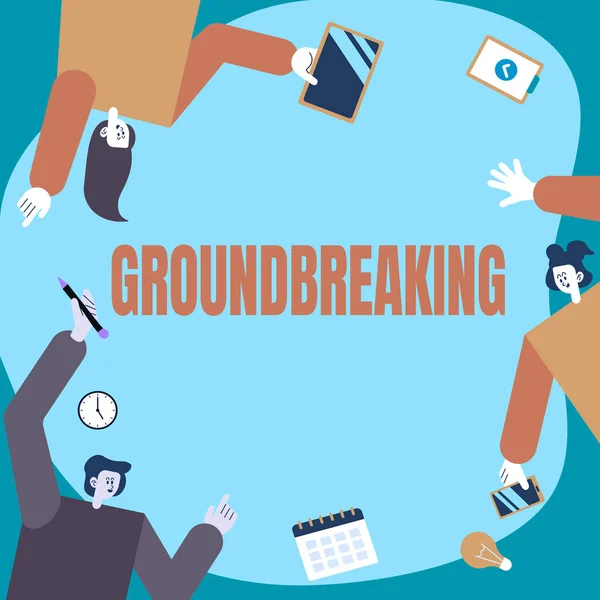 Konceptuell bildtext Ground Breaking. Business showcase Mycket nytt och en stor förändring från andra saker i sitt slag Kollegor bär S Dekorera Mobile Application Definiera Teamwork. — Stockfoto