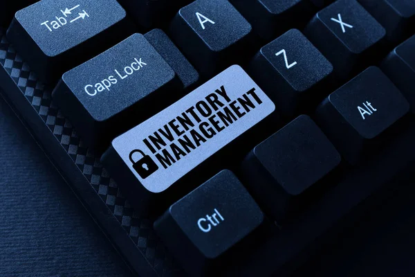 Inspiratie met uithangbord Inventory Management. Word Written on supervision of noncapitalized assets and stock items Typing Daily Reminder Notes, Creating Online Writing Presentation — Stockfoto
