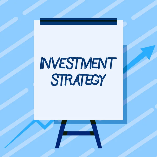 손으로 투자 전략을 작성 한다. Business overview of Rules Procedures Behavior a Guide to an Investor Whiteboard Drawing With Arrow Going Up Prosenting Graph. — 스톡 사진