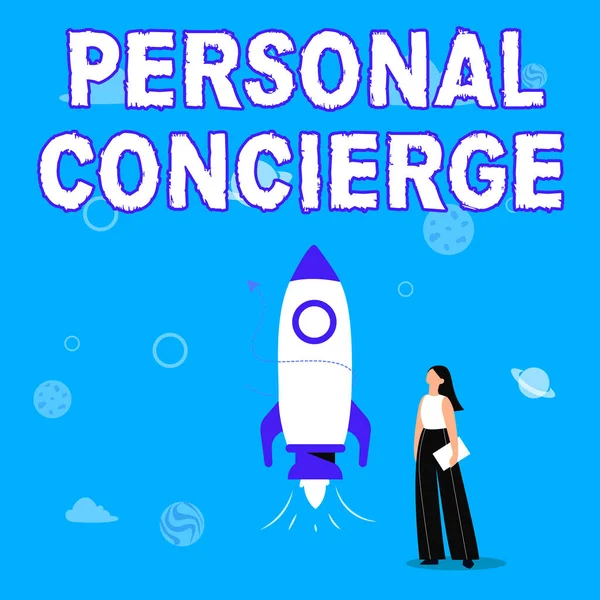 Handschriftlicher Text Personal Concierge. Ein Wort für jemanden, der Vorkehrungen trifft oder Besorgungen erledigt Illustration eines lässigen Mädchens, das neben einem Raketenschiff steht, das startklar ist — Stockfoto