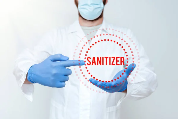 Εννοιολογική απεικόνιση Sanitizer. Έννοια σημαίνει υγρό ή τζελ που χρησιμοποιείται γενικά για τη μείωση μολυσματικών παραγόντων Επιστήμονας Επίδειξη Νέας Τεχνολογίας, Γιατρός δίνοντας ιατρικές συμβουλές — Φωτογραφία Αρχείου