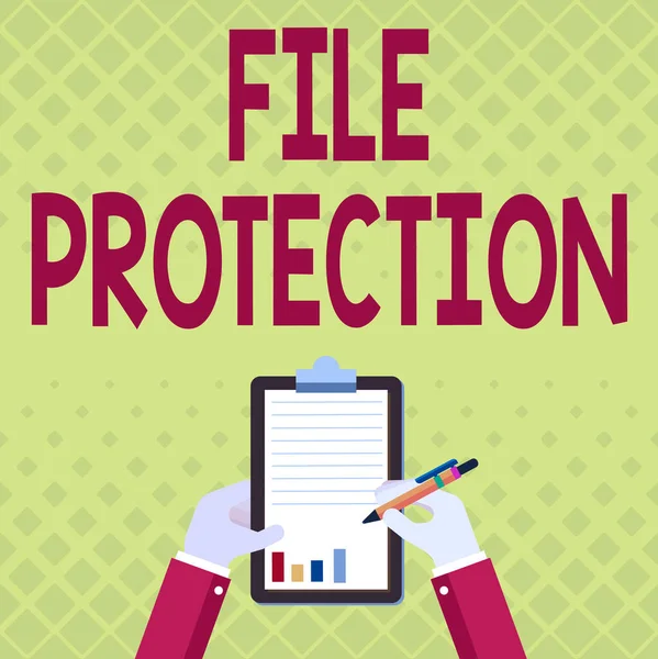 ファイル保護を示すテキストキャプション。ビジネスアプローチストレージメディアを使用してデータを誤って消去するのを防ぐ｜Business Associateクリップボードを保持するレポートをペンで記録. — ストック写真