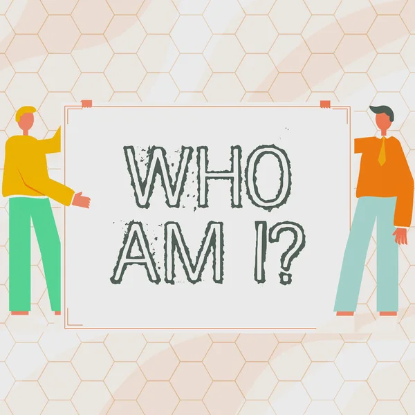 Pokaz koncepcyjny "Kim jestem?" Słowo napisane na Kim jestem Iquestion Dwóch mężczyzn rysunek z pustym tle papieru przedstawiające nowe pomysły. — Zdjęcie stockowe