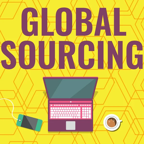 Conceptuele weergave Global Sourcing. Business showcase praktijk van sourcing uit de wereldwijde markt voor goederen Laptop rusten op een tafel Naast koffie mok en plant Toont werkproces. — Stockfoto
