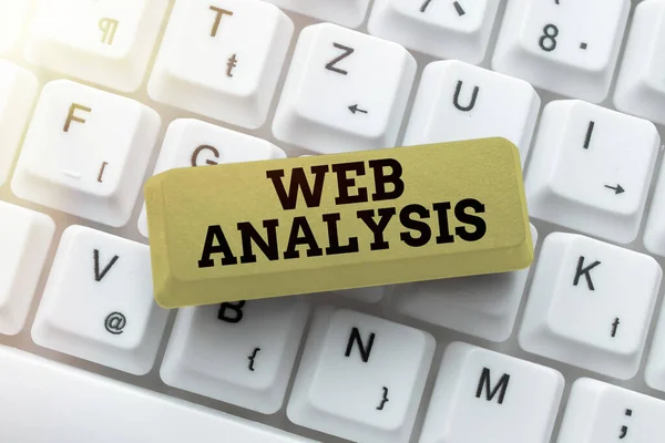 Schreiben von Text-Web-Analyse. Geschäftskonzept Webanalyse Verbindung mit Online-Freunden, Kennenlernen im Internet — Stockfoto