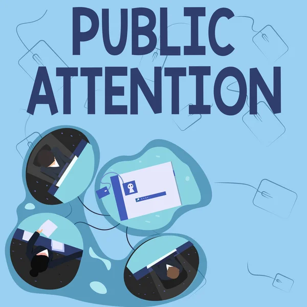 显示公众关注的文字标志。概念性照片：公众对同事的关注或关注。同事与同事在办公室分享想法，展示新的项目计划. — 图库照片