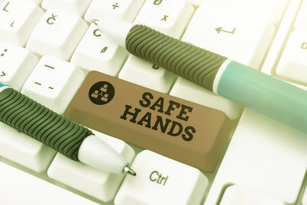 Konceptvisning Safe Hands. Affärsöversikt Säkerställa sterilitet och renhet i händerna för dekontaminering Skrivmaskin Produktingredienser, Sammanfattning Presentera uppgraderat tangentbord — Stockfoto