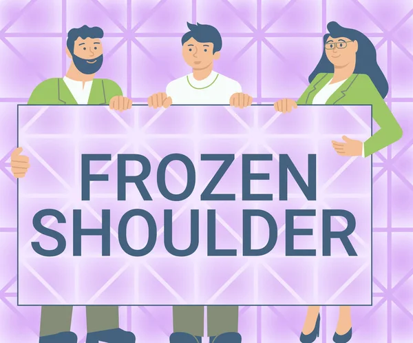 サイン冷凍肩を示すインスピレーション。肩関節の剛性と痛みが特徴のコンセプト｜三つの同僚ホールディングプレゼンテーションボード新しいアイデアを示す. — ストック写真