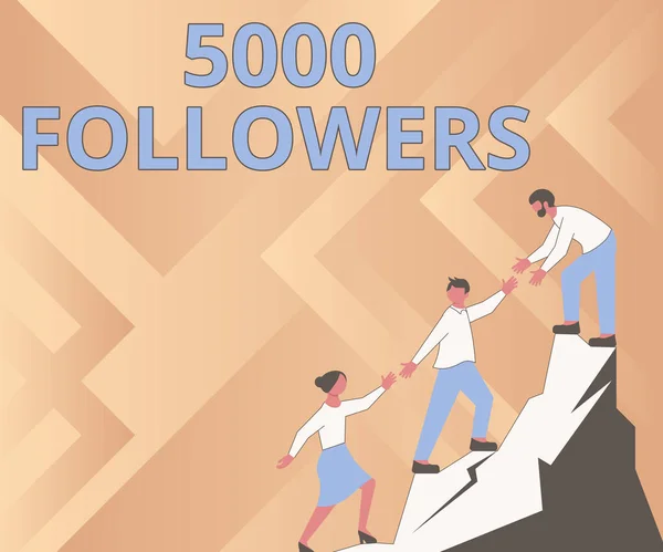 5 개 속에 5 종을 포함하고 있다. ( 영어 ) Internet conception of people following someone in Instagram ColLeague Climbing Upwards Mountain to Success Presenting Teamwork. — 스톡 사진