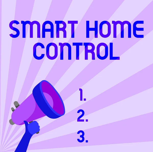 Tekst met inspiratie Smart Home Control. Zakelijke aanpak biedt eigenaren veiligheid comfort en energie-efficiëntie Illustratie van Hand Holding Megaphone Making Wonderful Announcement. — Stockfoto