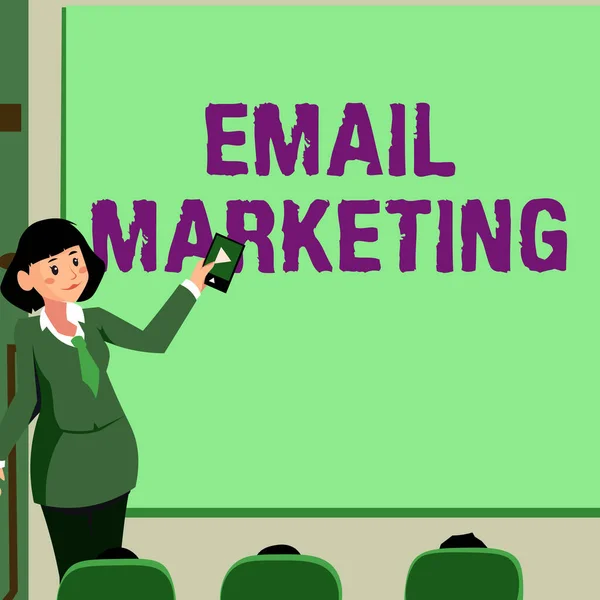 Bildunterschrift: E-Mail Marketing. Geschäftskonzept Senden einer kommerziellen Nachricht an eine Gruppe von Zeigenden mit E-Mail Frau mit Fernbedienung präsentiert neueste Ideen auf dem Bildschirm. — Stockfoto