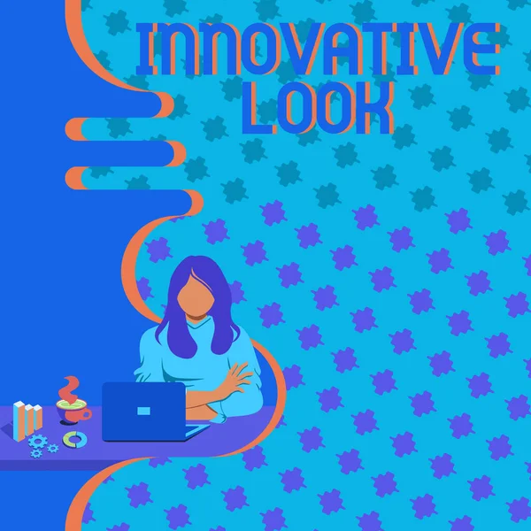 手書き文字｜Innovative Look.ビジネスコンセプト新しく異なるアイデアの質ラップトップオンラインセッションを使用して座っている女性の傾向最新のプロジェクトを議論. — ストック写真