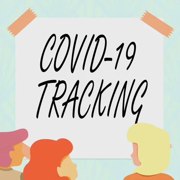 Εγγραφή εμφάνισης κειμένου Covid 19 Tracking. Επιχειρηματική ιδέα Διακριτική διαδικασία των πιθανών μολυσμένων ατόμων Μέλη της ομάδας κοιτάζοντας Whiteboard Brainstorming Νέες λύσεις — Φωτογραφία Αρχείου