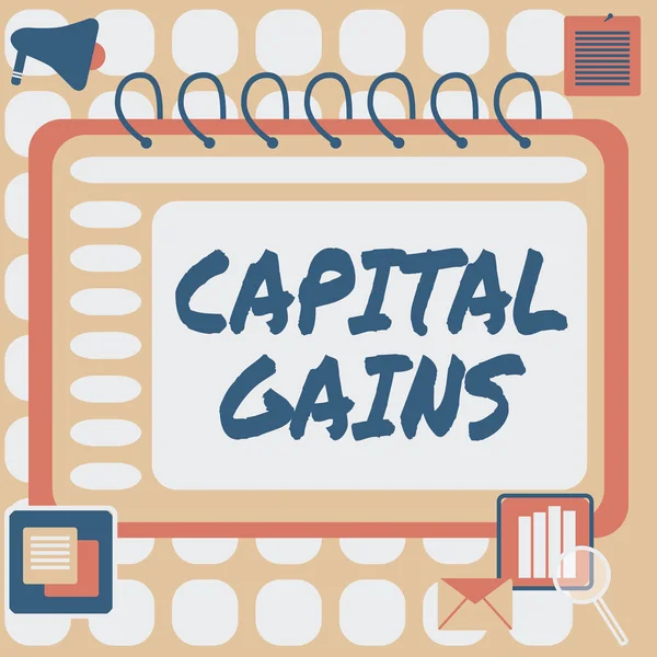 Tekst pisma Capital Gains. Zdjęcie koncepcyjne Obligacje Akcje Akcje Dochody Fundusze inwestycyjne Puste Otwarty notatnik spiralny z kalkulatorem i długopisem na stole. — Zdjęcie stockowe
