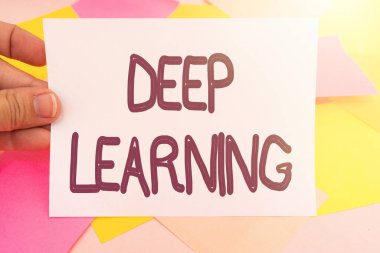 Derin Öğrenme sunan metin başlığı. Hiyerarşik Soyut Hareketler Üzerine Yazılan Sözcük Yapay Zeka Algoritması Çok Katmanlı Koleksiyon Ofisi Kırtasiyesi Fotoğrafı Tablo Üzerine Yerleştirildi