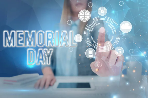 Writing displaying text Memorial Day. Business concept To honor and remembering those who died in military service Lady in suit pointing finger upwards symbolizing successful teamwork. — ストック写真