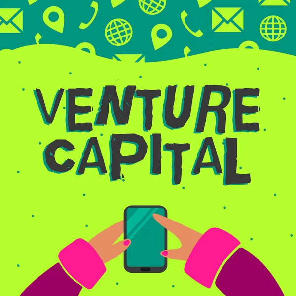 Χέρι εγγράφως σημάδι Venture Capital. Χρηματοδότηση από επιχειρήσεις σε μικρά πρώιμα στάδια Hand Holding Mobile Phone Pressing Application Button Προβολή Τεχνολογίας. — Φωτογραφία Αρχείου