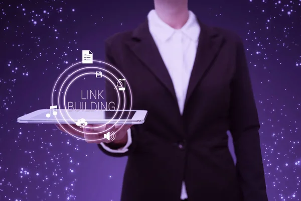 Writing displaying text Link Building. Business concept SEO Term Exchange Links Acquire Hyperlinks Indexed Lady in suit holding electrical tablet presenting innovative thinking. — Stock Photo, Image