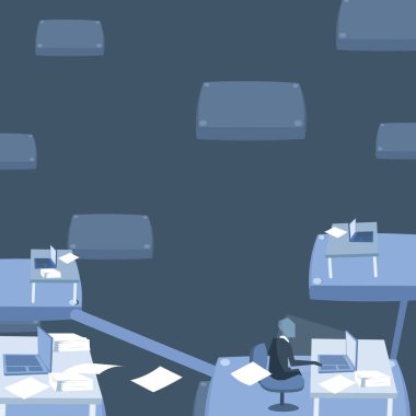 Takım lideri sanal olarak bilgisayar aracılığıyla iletişim kurar. Zaman ofisinde çalışan bir erkek. Üretken, dizüstü bilgisayarla basılı belgeleri işlemekle meşgul..